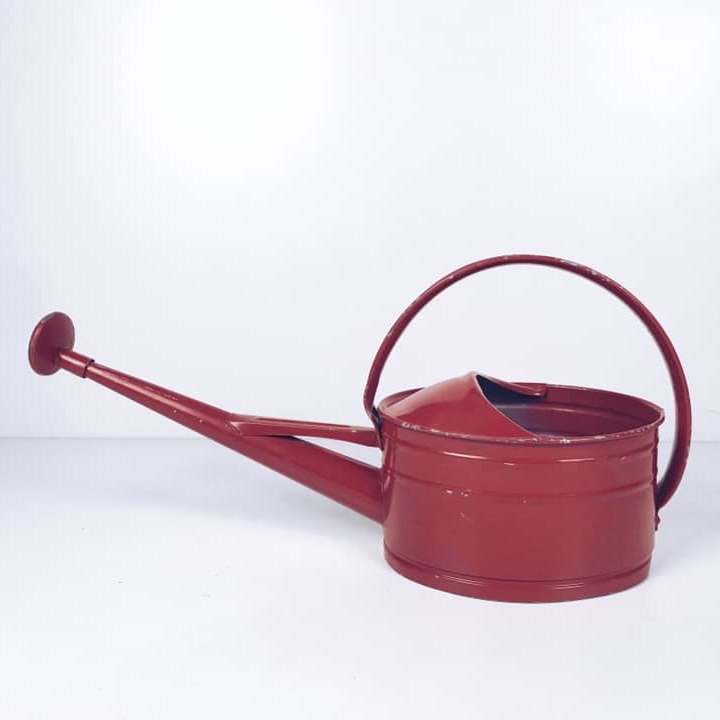 Лійка садова велика червона метал