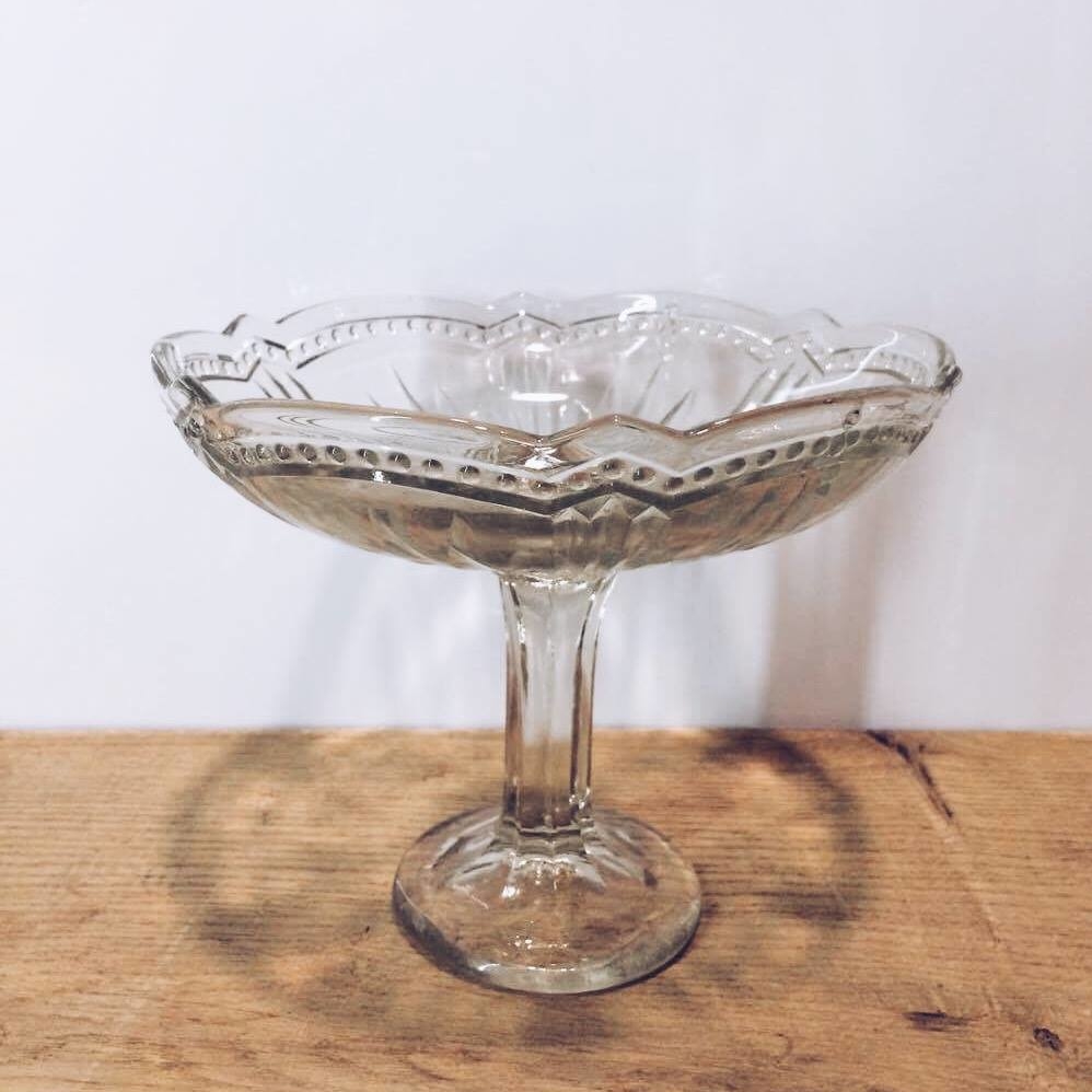 Ваза для фруктів/десертів на ніжці рельєфне скло GS-027