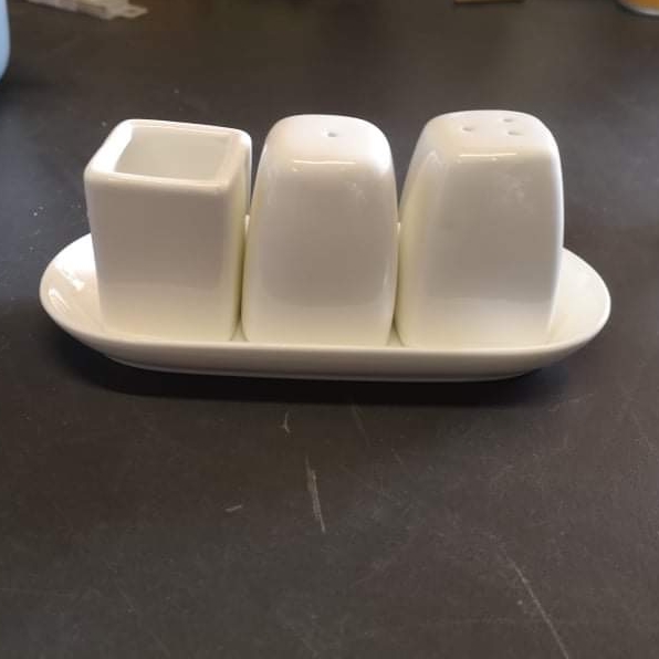 Набір спецівників на підставці білий порцеляна SA-032