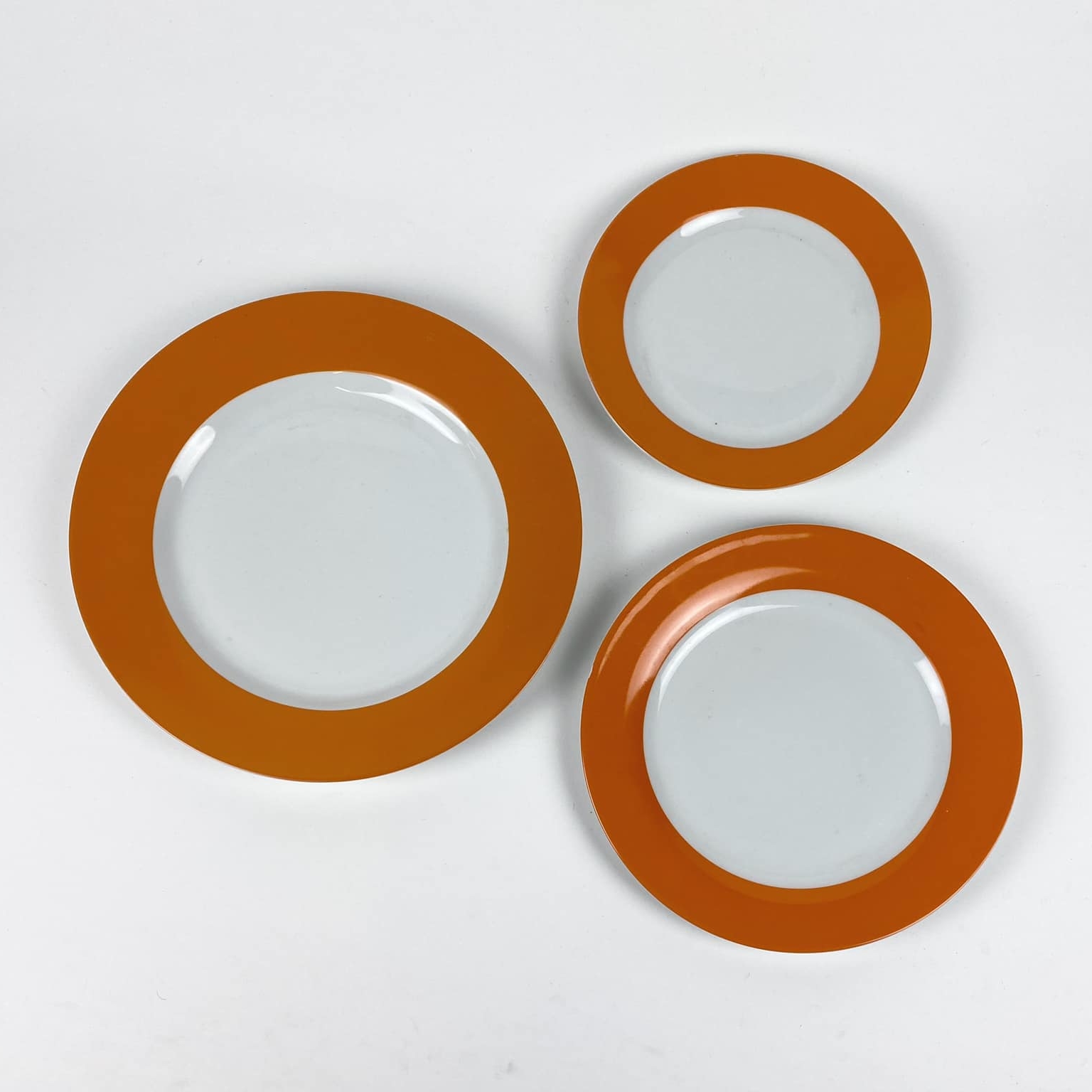 Тарілка обідня оранж широкий обідок PP-069