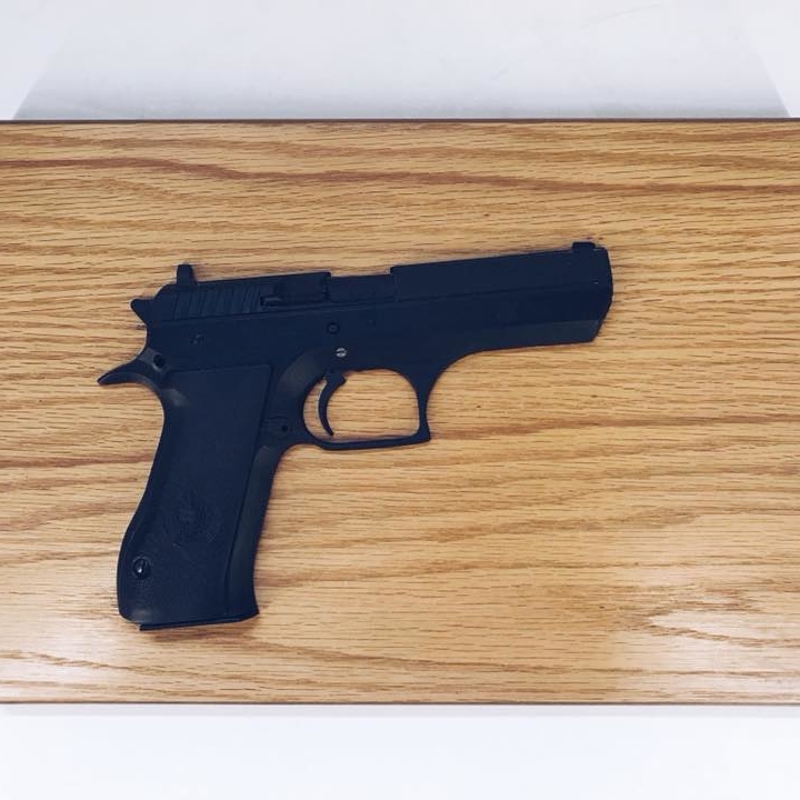 Панно Пістолет на дошці WD-050