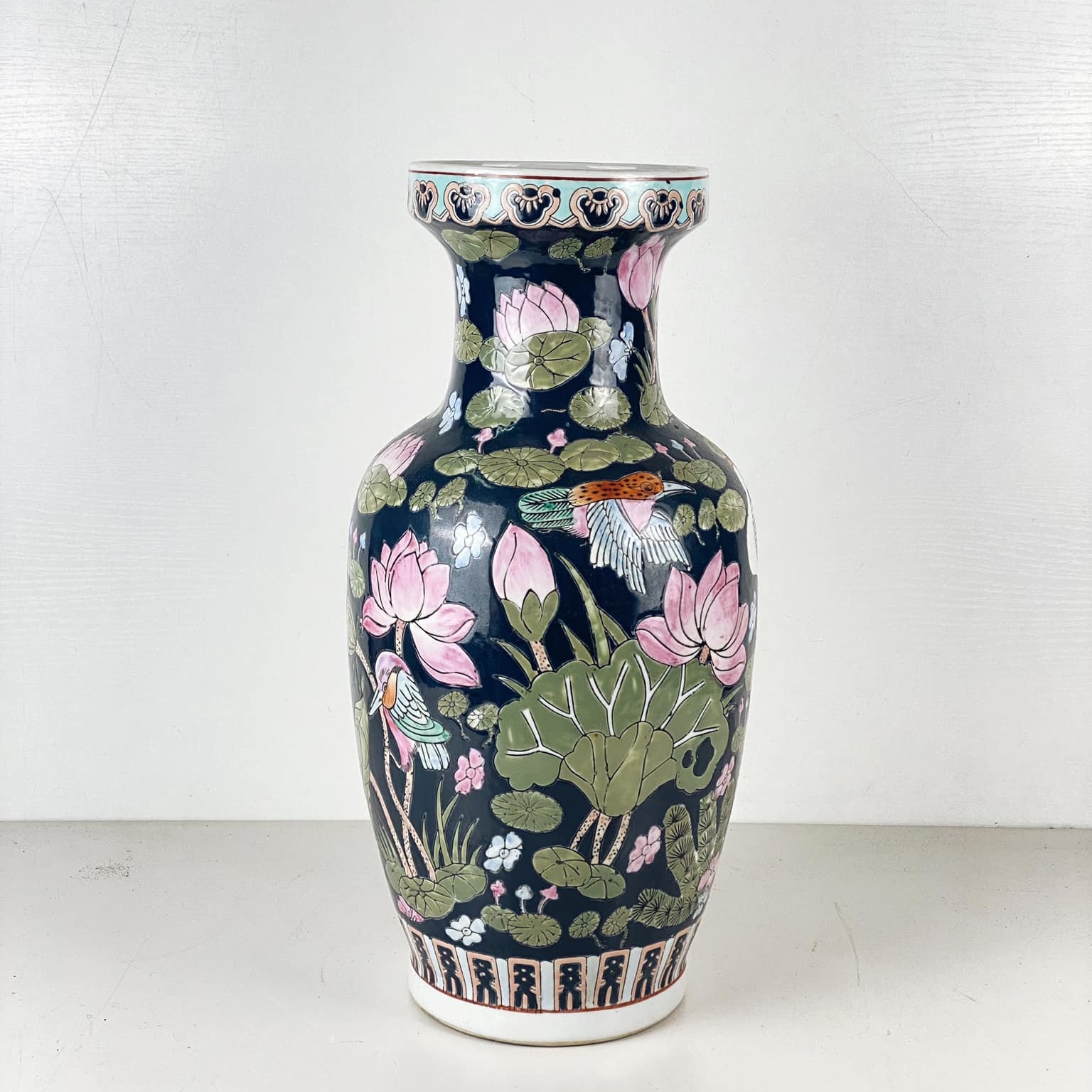 Ваза чорна лотоси та пташки китай VA-391