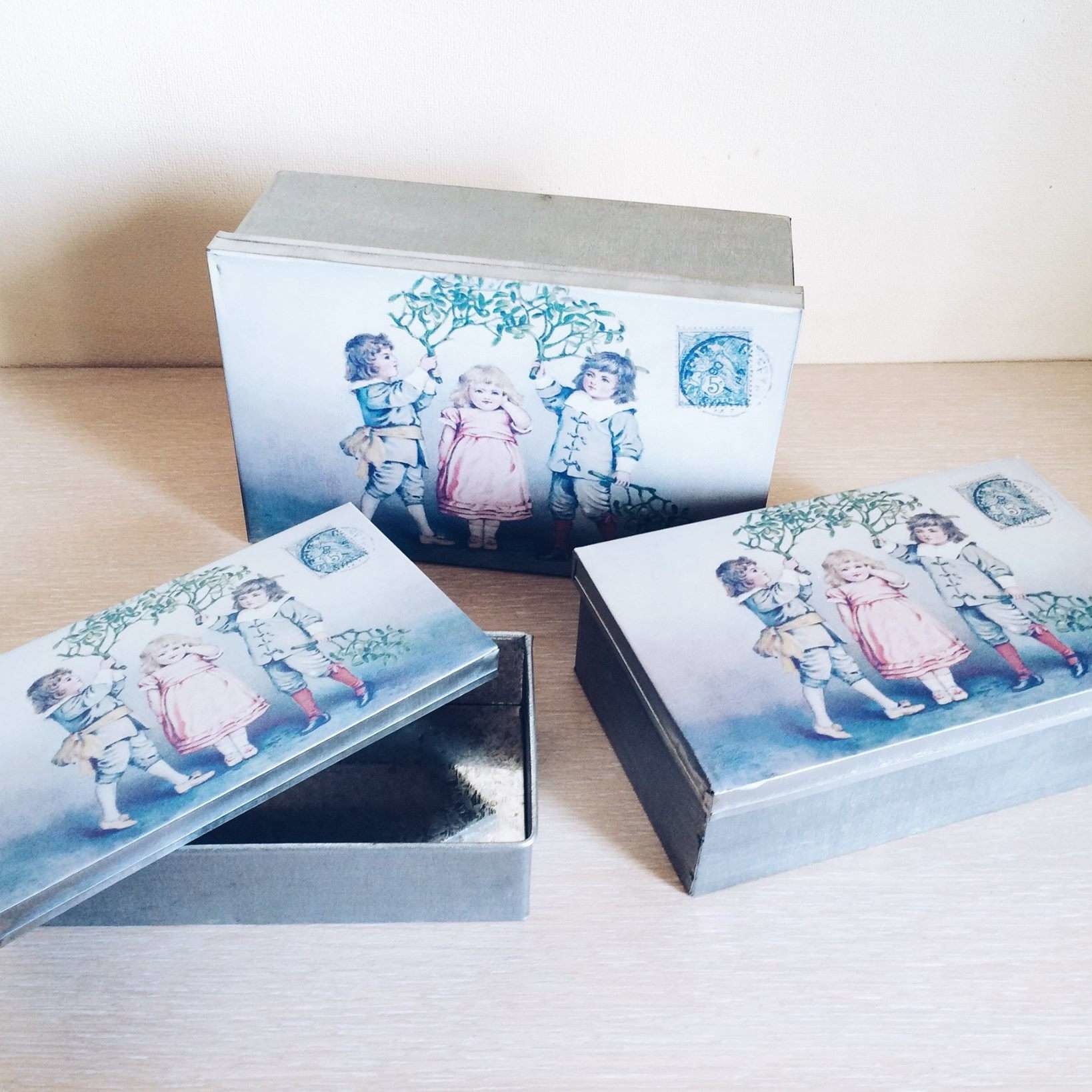 Коробочка декоративна з вінтажним принтом метал BX-023