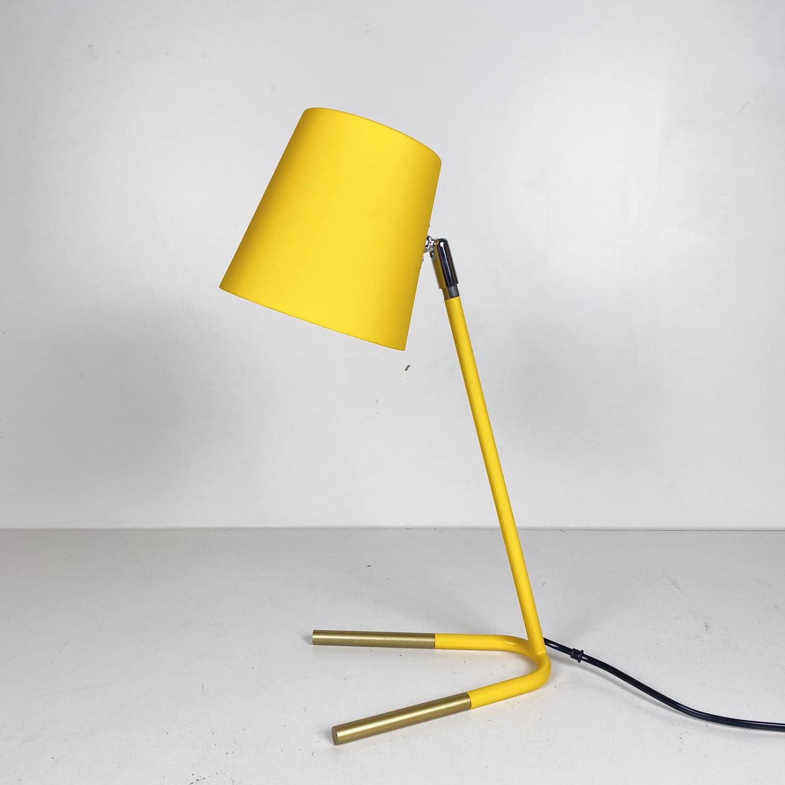 Лампа настільна мала метал жовтий/золото LT-206