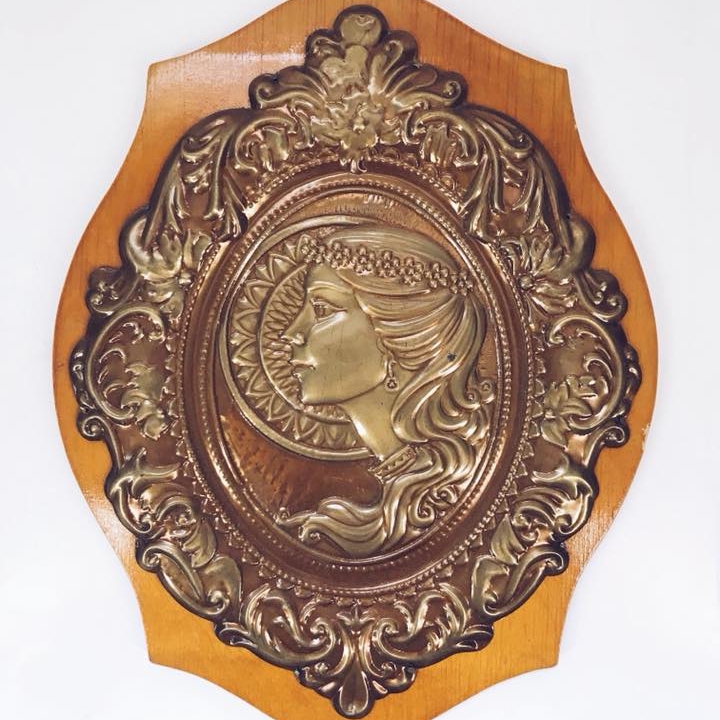 Медальйон рельєфний з портретом мідь/дерево WD-052