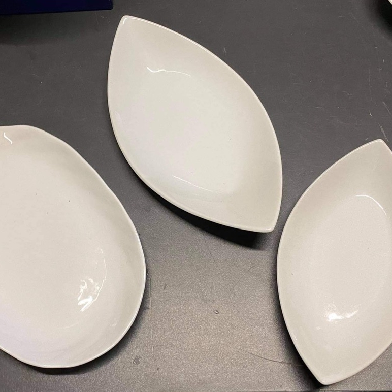 Тарілка для закусок біла порцеляна PP-074