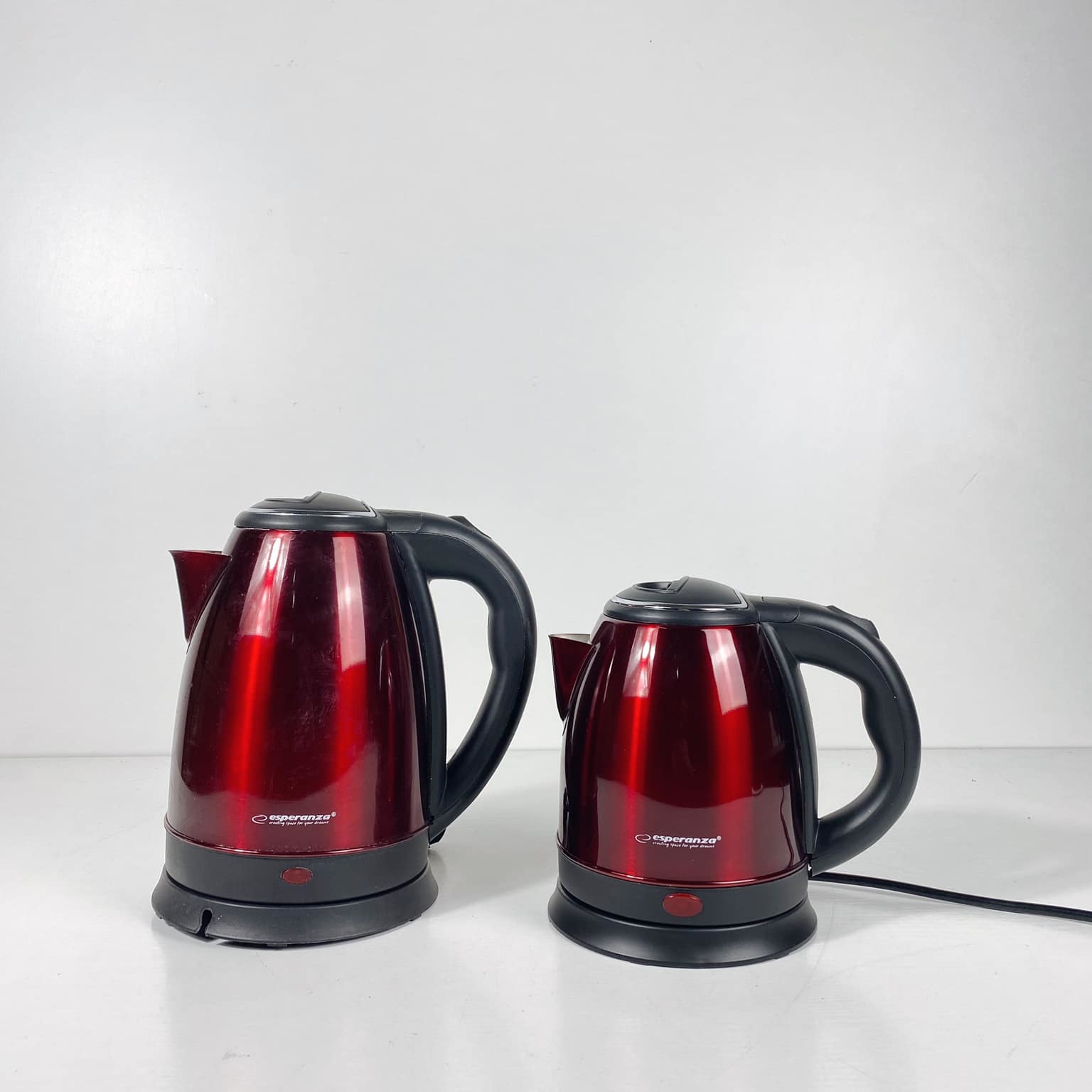 Електрочайник пластик бордо/чорний KT-033