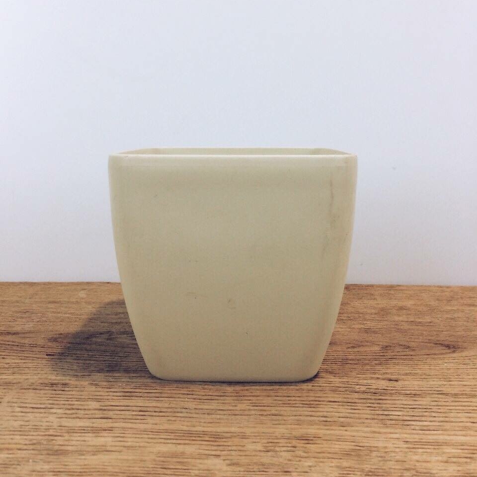 Кашпо мале пластик ваніль