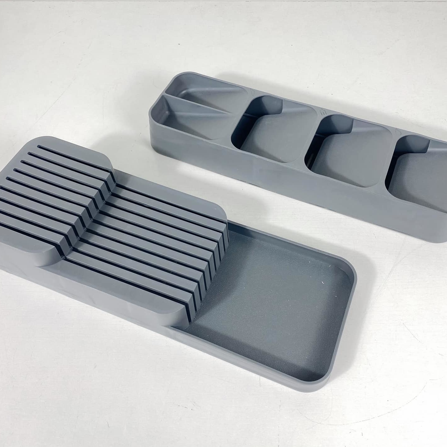 Органайзер для столових приборів сірий пластик KD-055