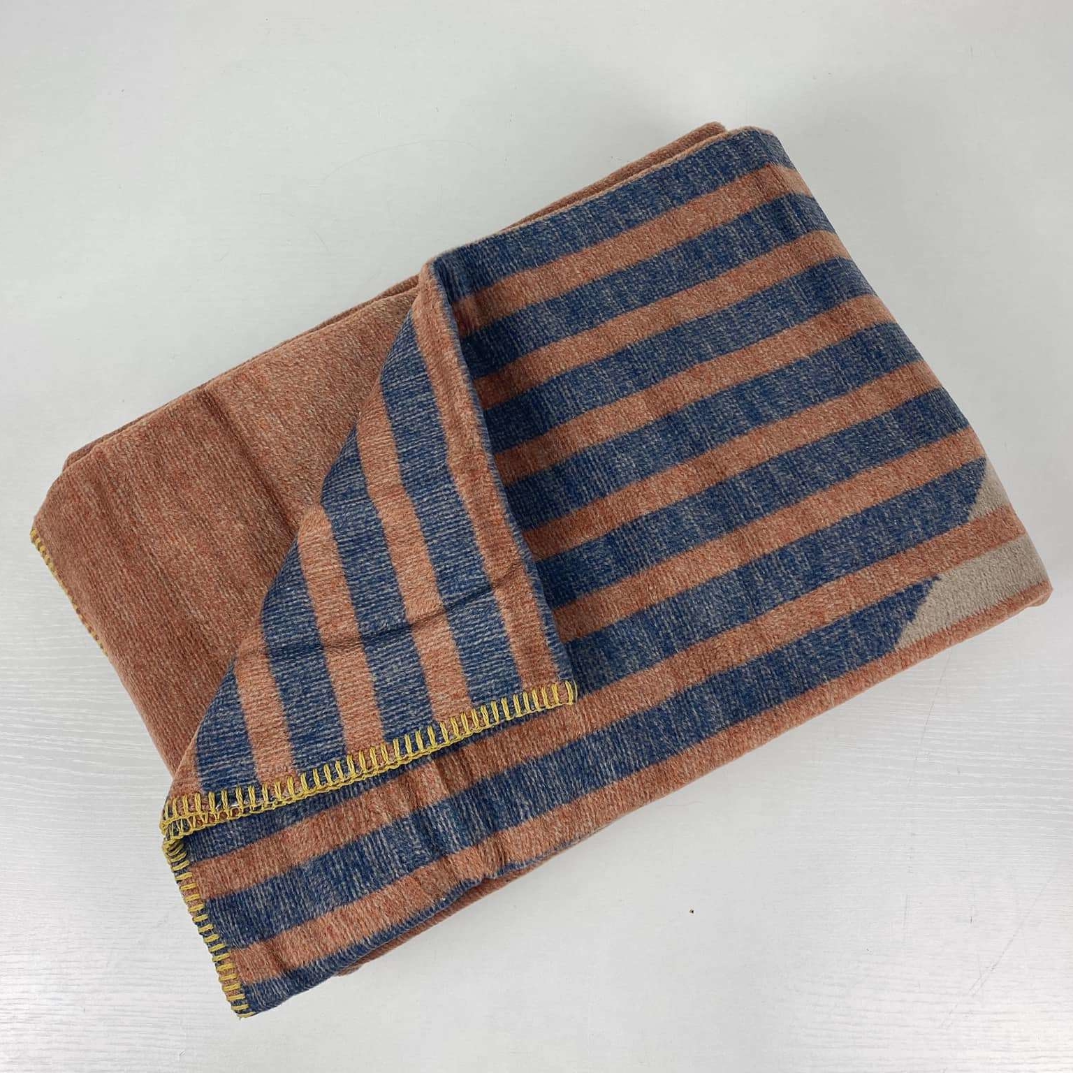 Плед з графічним малюнком теракота/сірий/беж WR-112