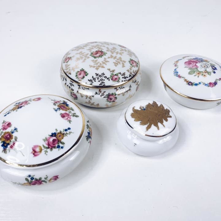 Шкатулка кругла з розписом Троянди порцеляна вінтаж BX-093