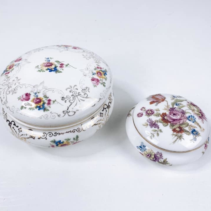 Шкатулка кругла з розписом Троянди порцеляна вінтаж BX-110