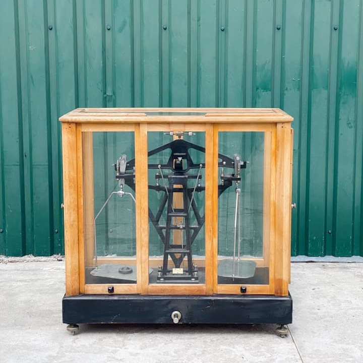 Ваги лабораторні великі вінтаж TZ-034