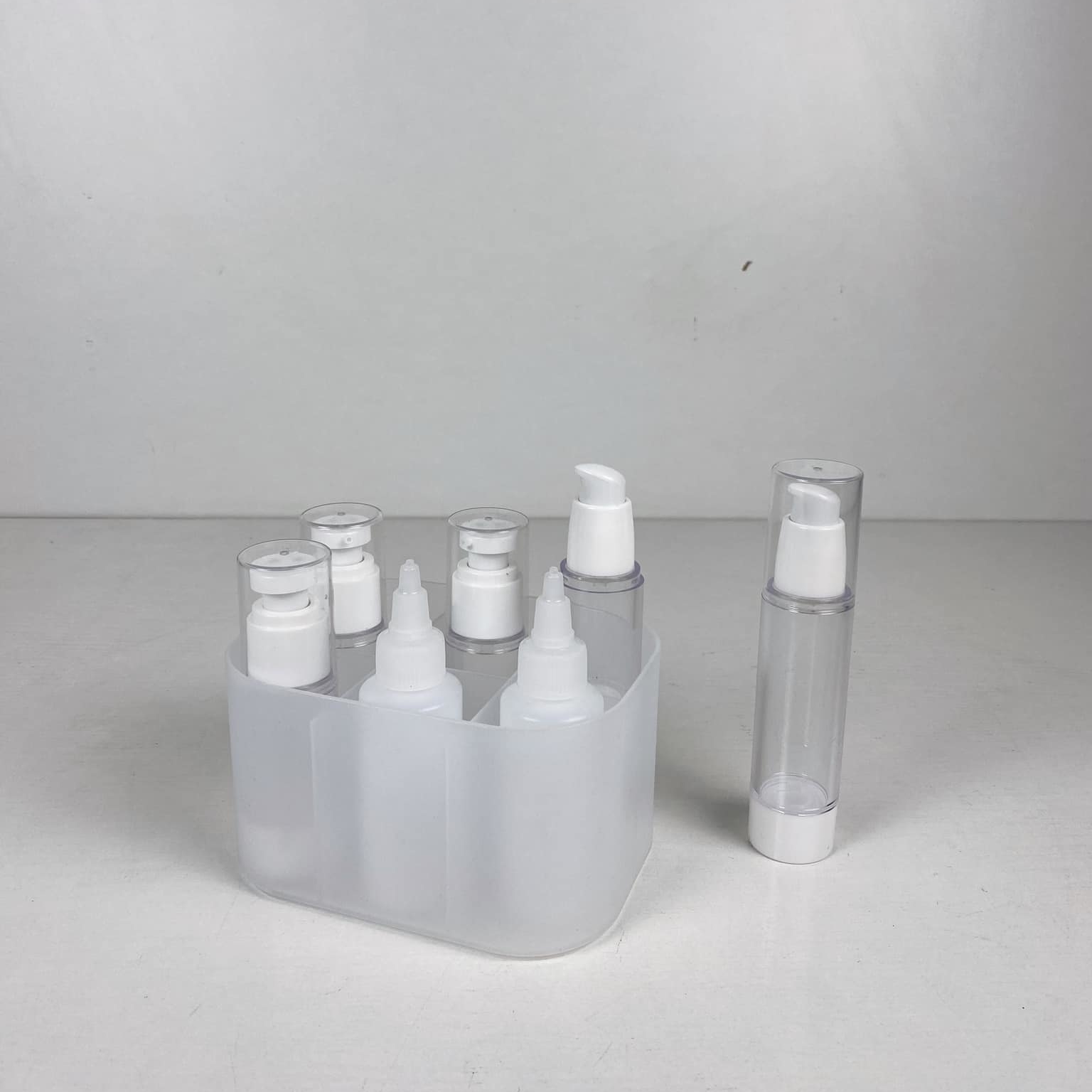 Флакон/органайзер пластик біло-прозорий BR-033