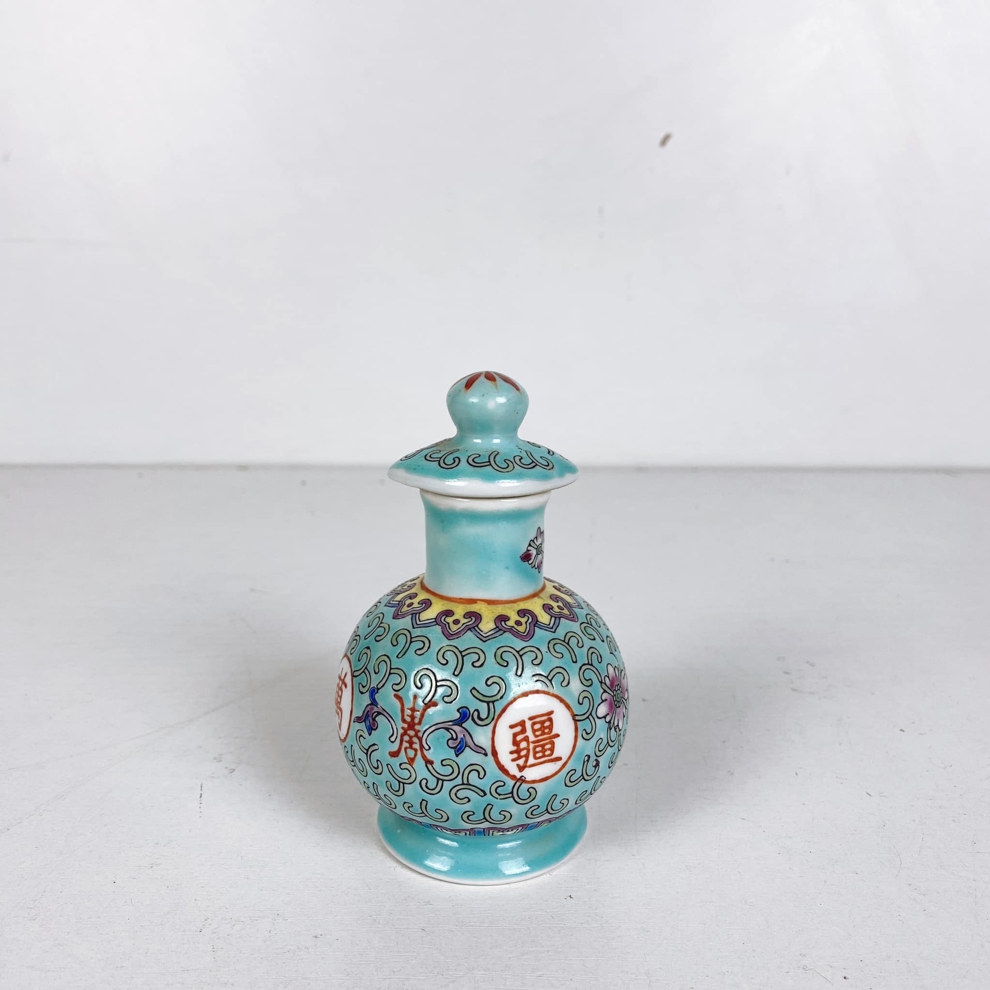 Пляшка мала декоративна Китай розпис порцеляна вінтаж KF-094