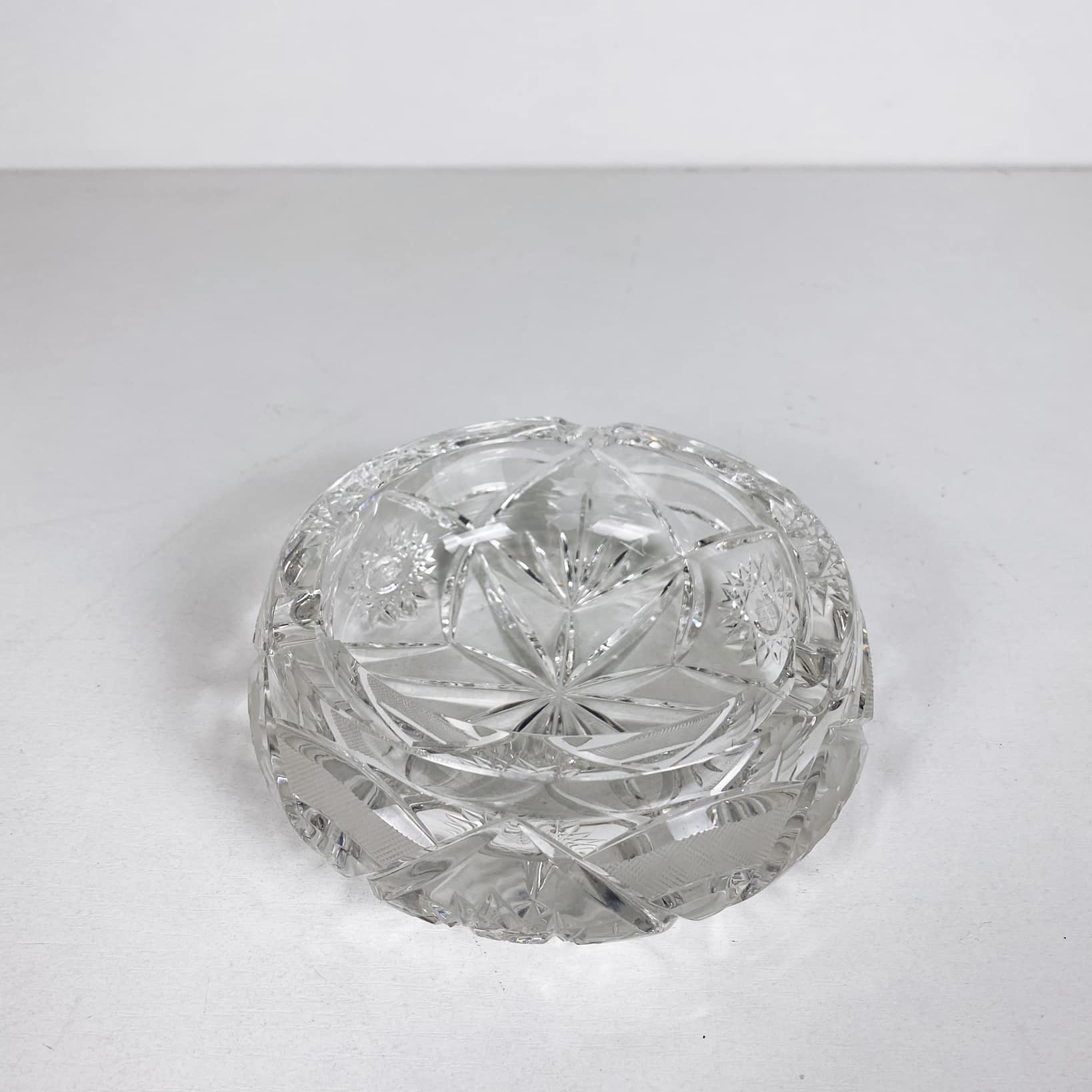 Попільничка кругла кришталь 2