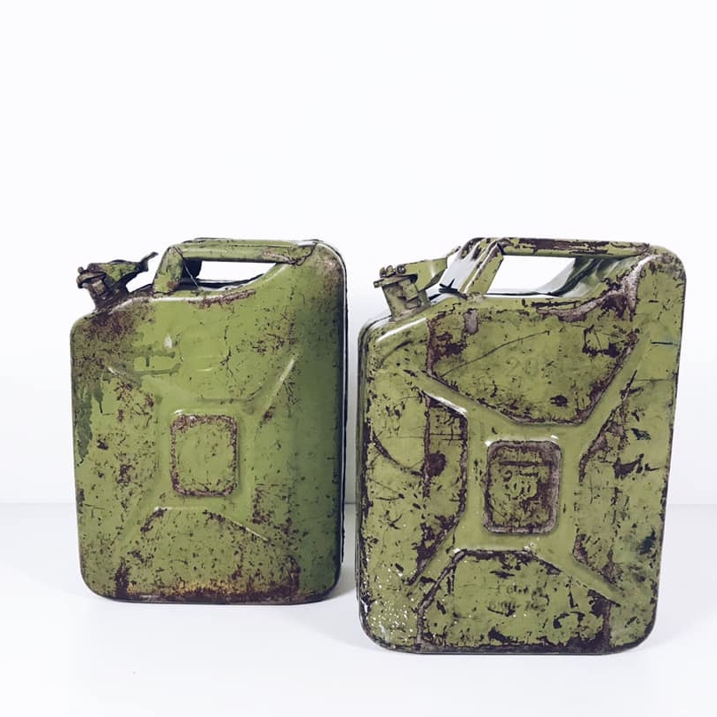 Каністра стара зелена метал