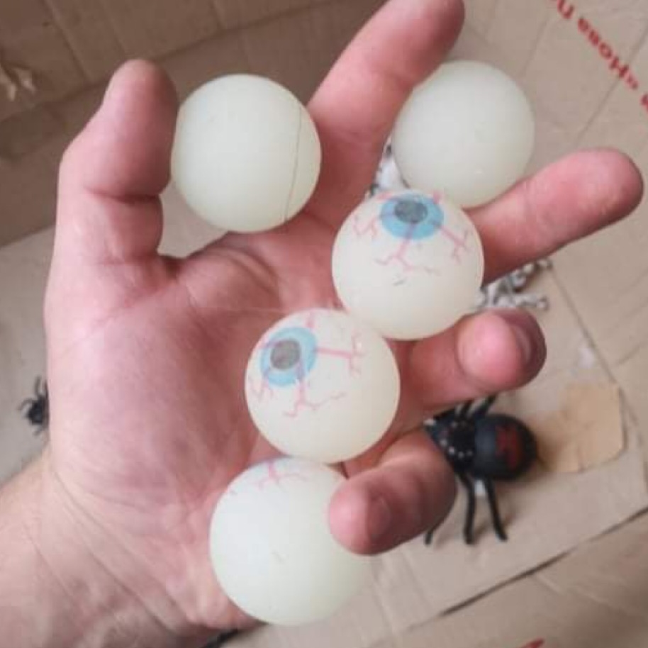 Муляж Око пластик