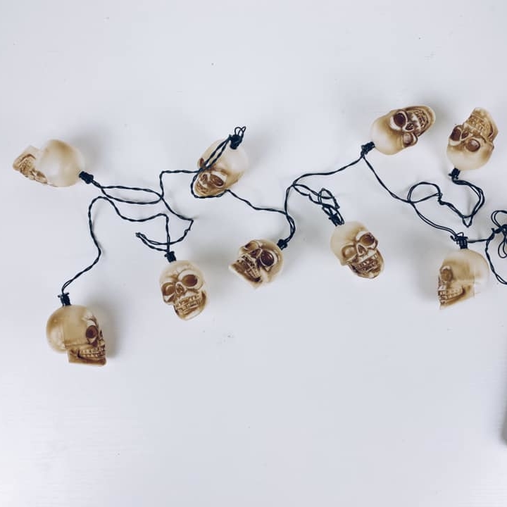 LED-гірлянда з черепами пластик