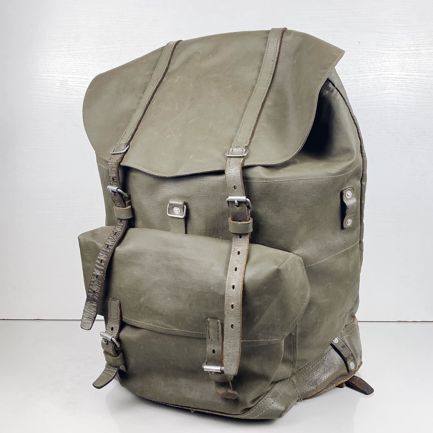 Рюкзак військовий вінтаж прорезинена тканина хакі MB-133