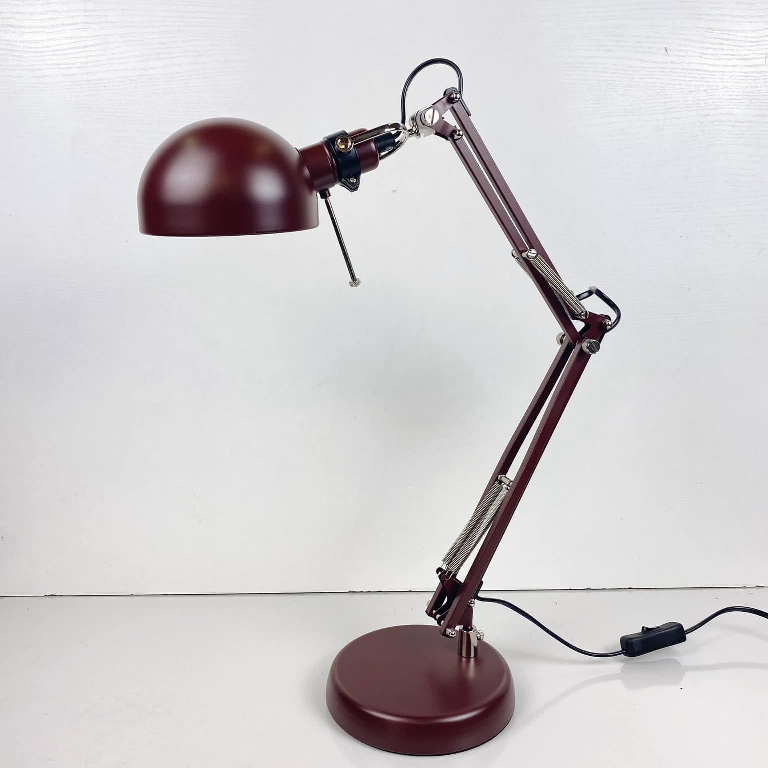 Лампа настільна шарнірна бордо метал LT-234