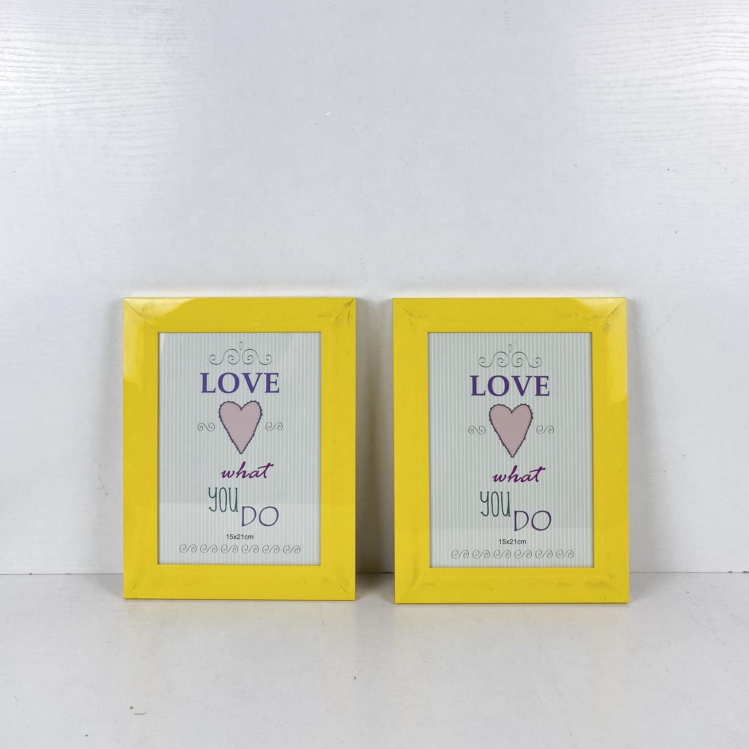 Фоторамка жовта для фото 15 х 21 см AR-895