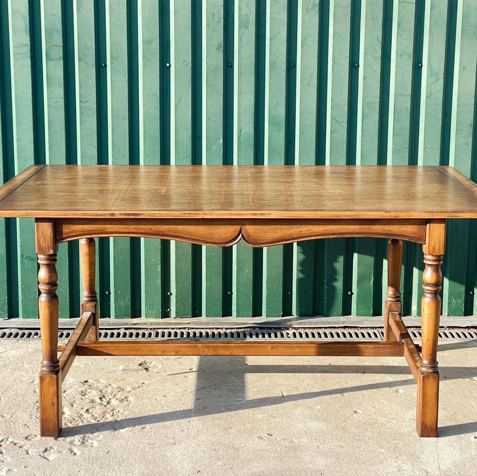 Стіл обідній класичний масив дерева TB-040