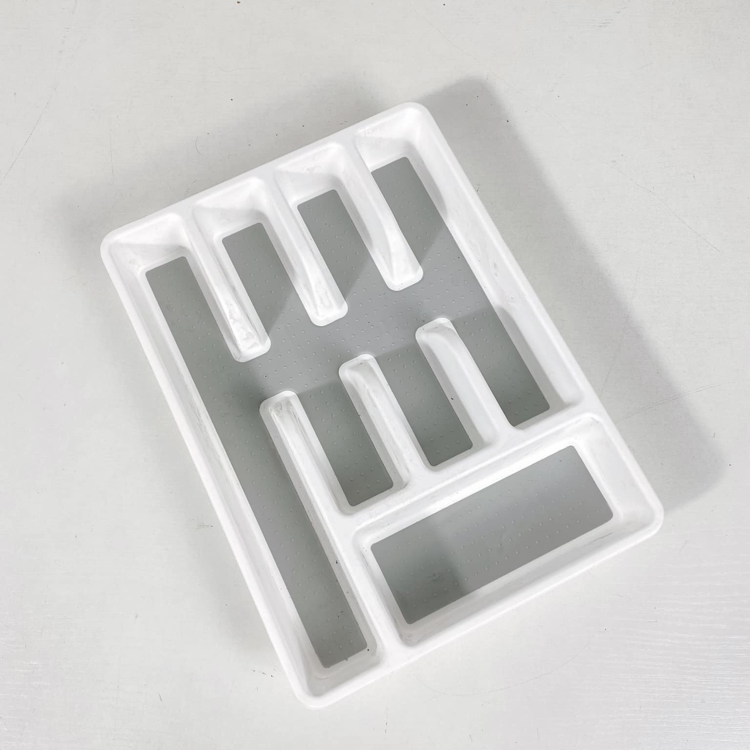 Органайзер для приборів білий/сірий пластик KD-059