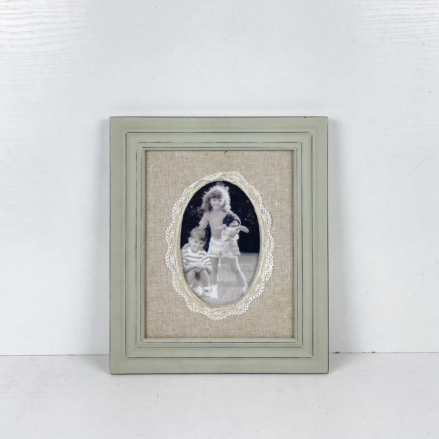 Фоторамка з текстильним овальним паспарту AR-043