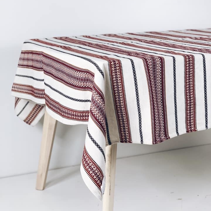 Скатертина у орнаментальну смужку ткана TT-060