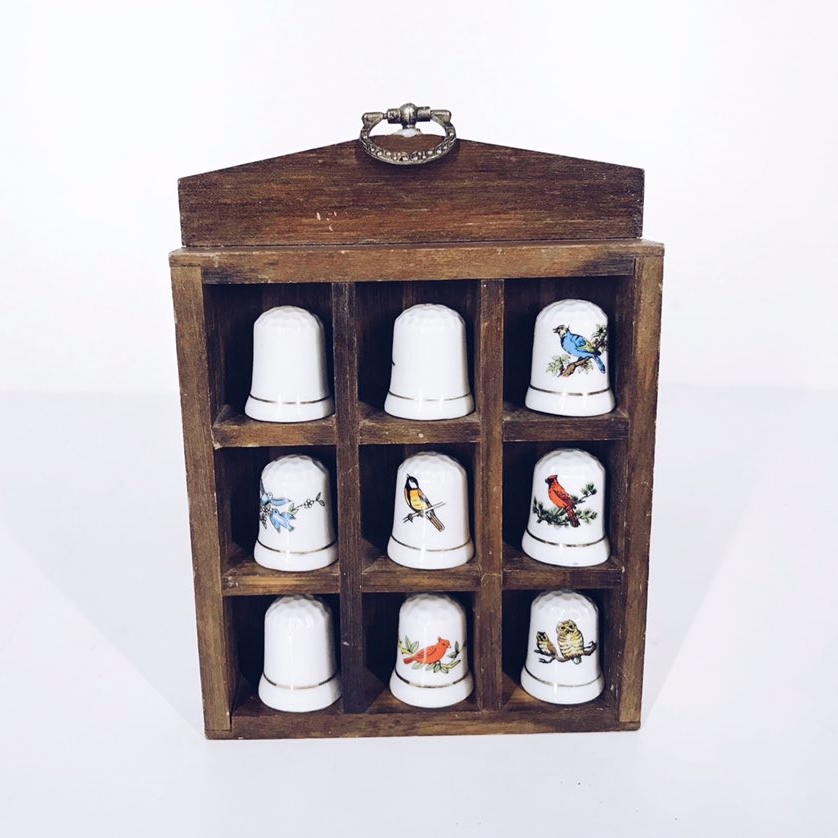 Колекція порцелянових наперстків з пташками у дерев'яному ящичку вінтаж WD-015