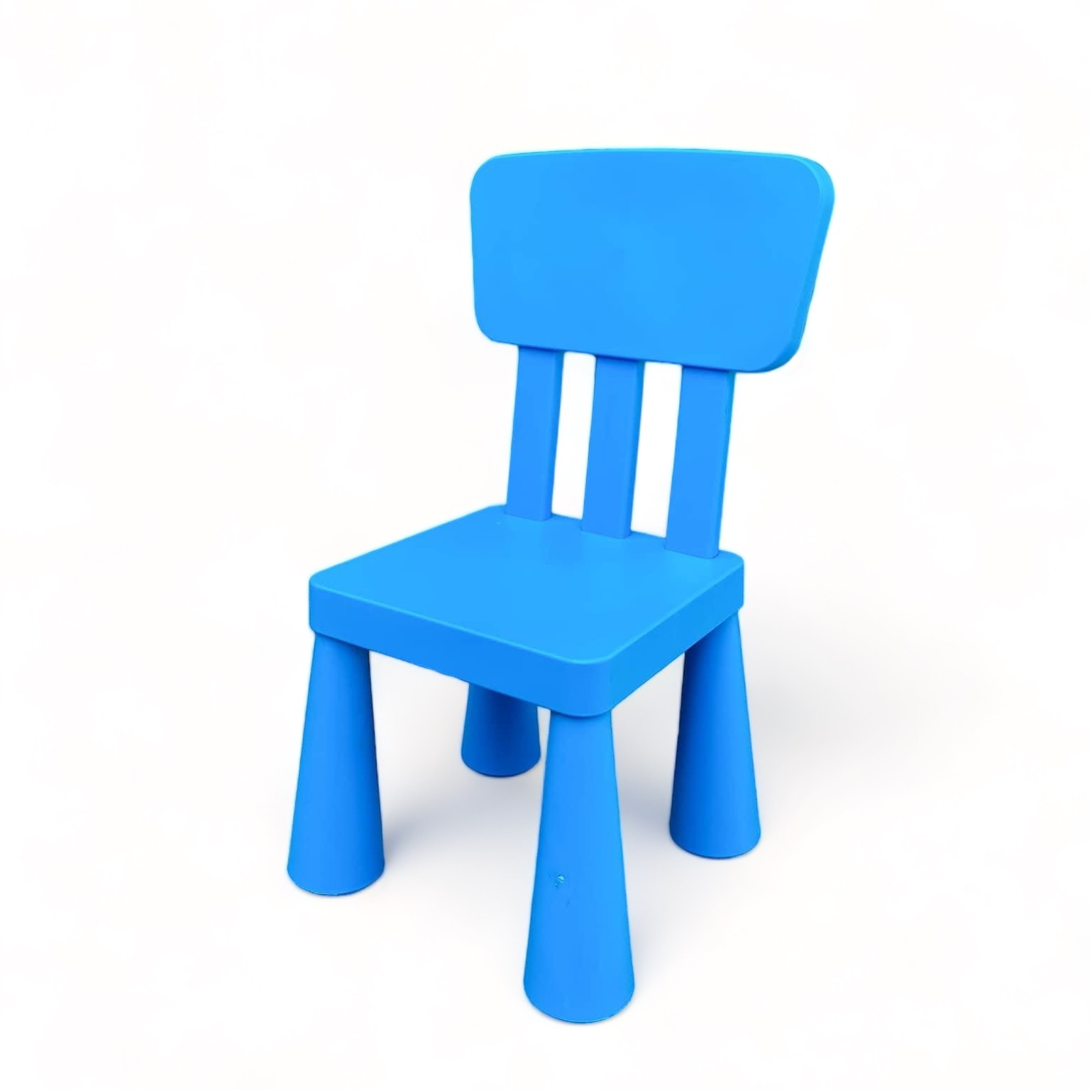Стілець дитячий синій пластик