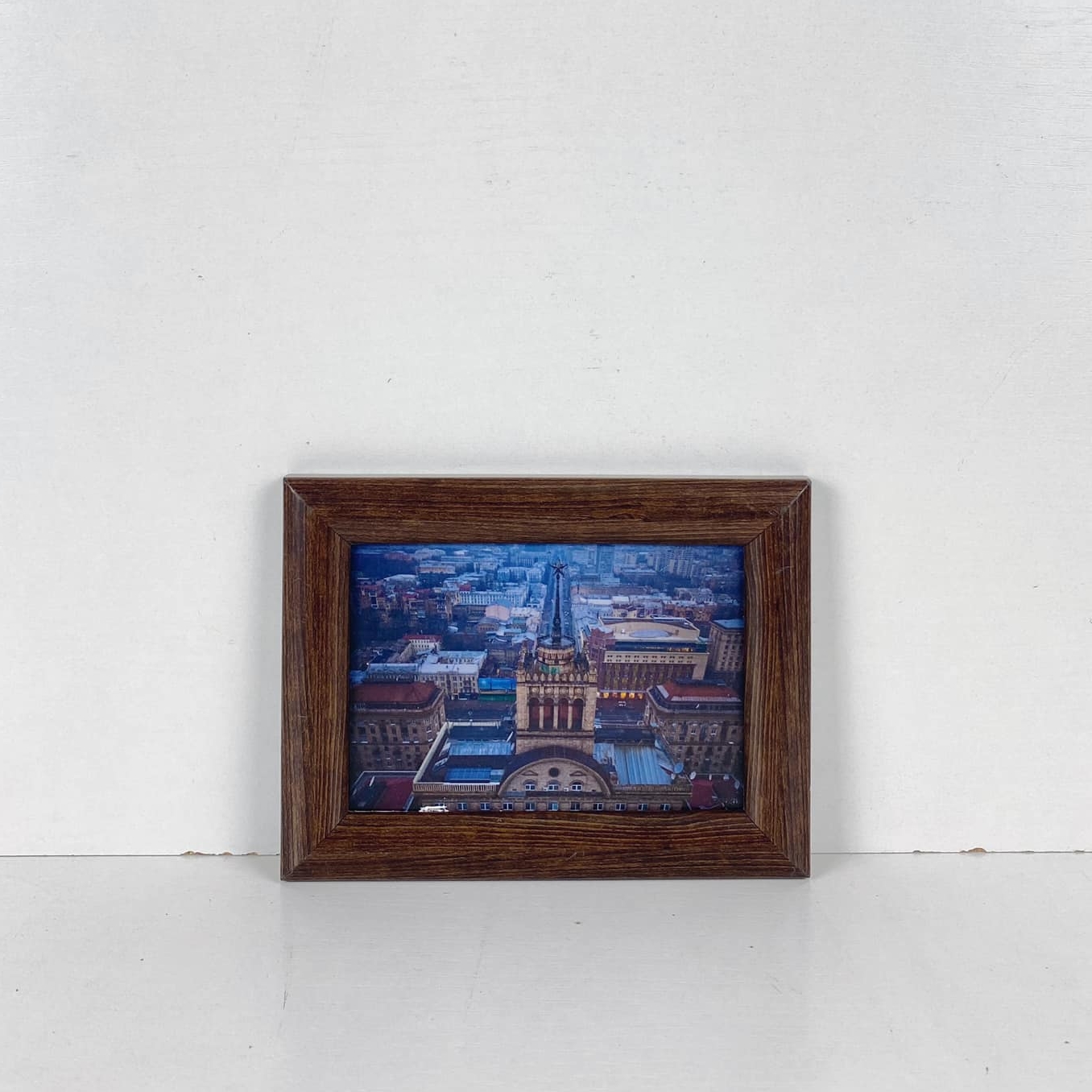 Фото нічного міста в рамкі AR-702