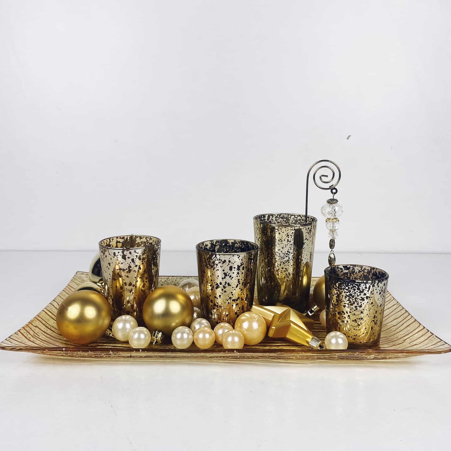 Набір-композиція на таці підсвічники з новорічними іграшками скло/пластик