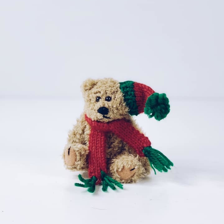 М'яка іграшка Ведмедик у шапці і шарфі