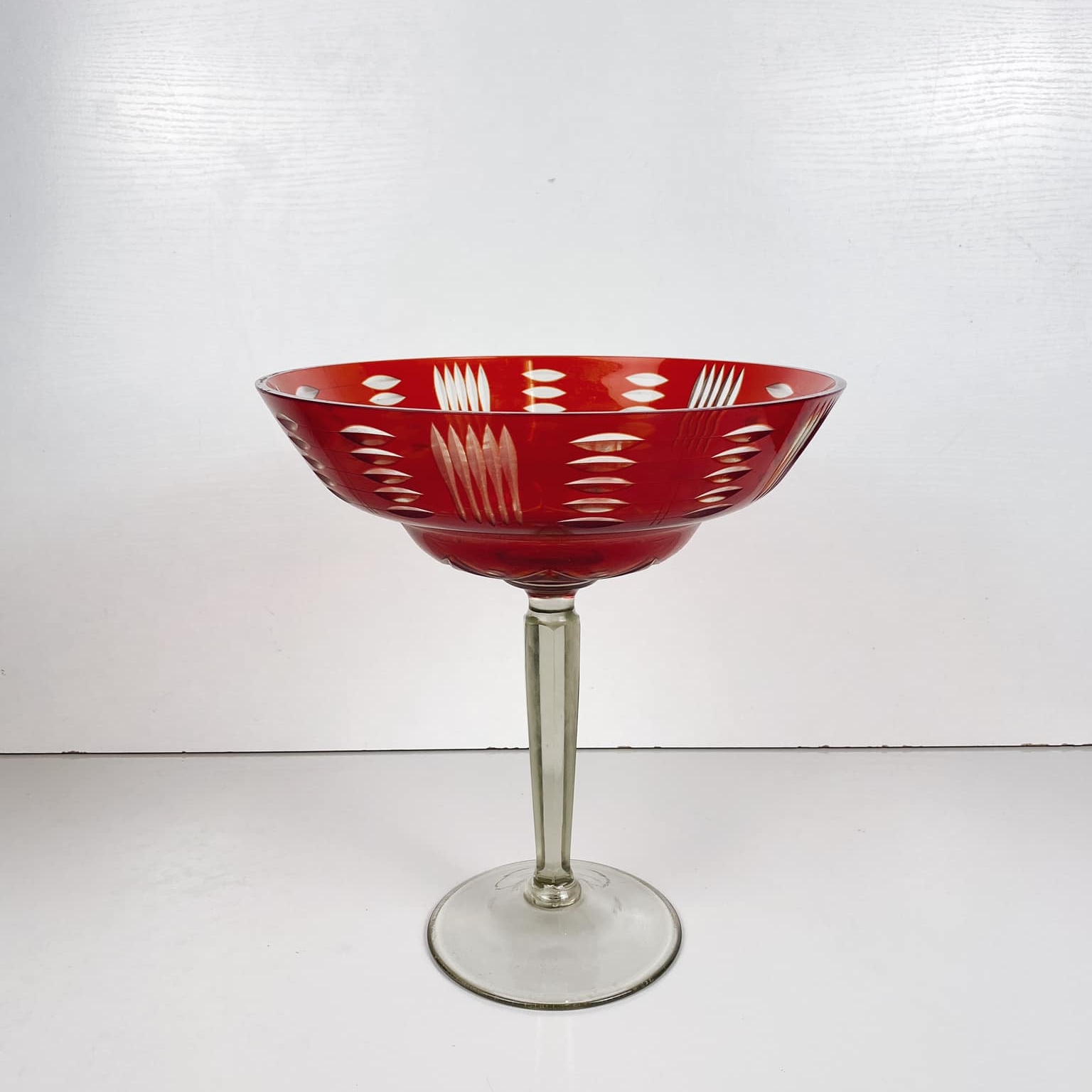 Ваза для фруктів скло з різбленням червоне вінтаж GS-051