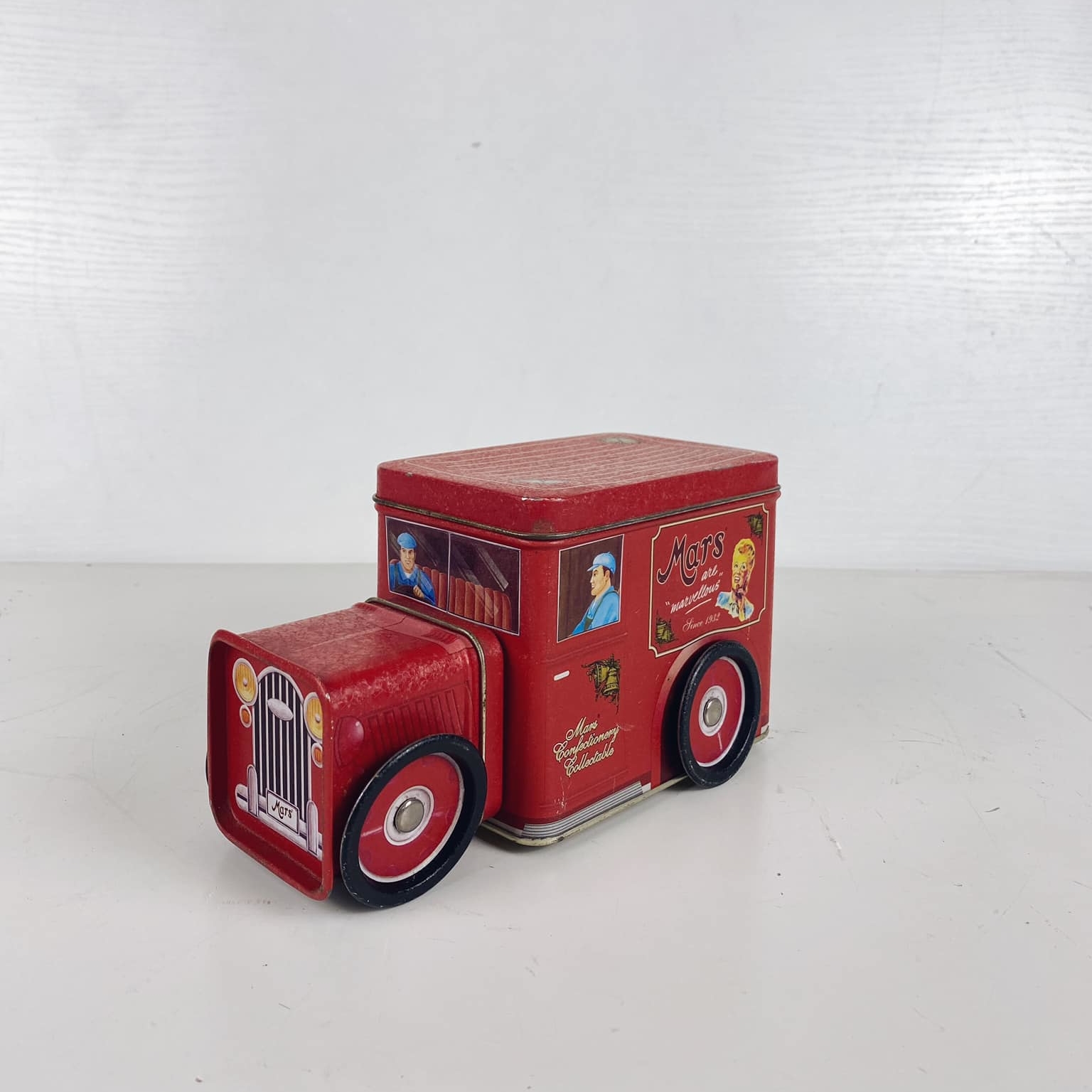 Банка для печива/цукерок Чевоний автомобіль метал вінтаж KB-069