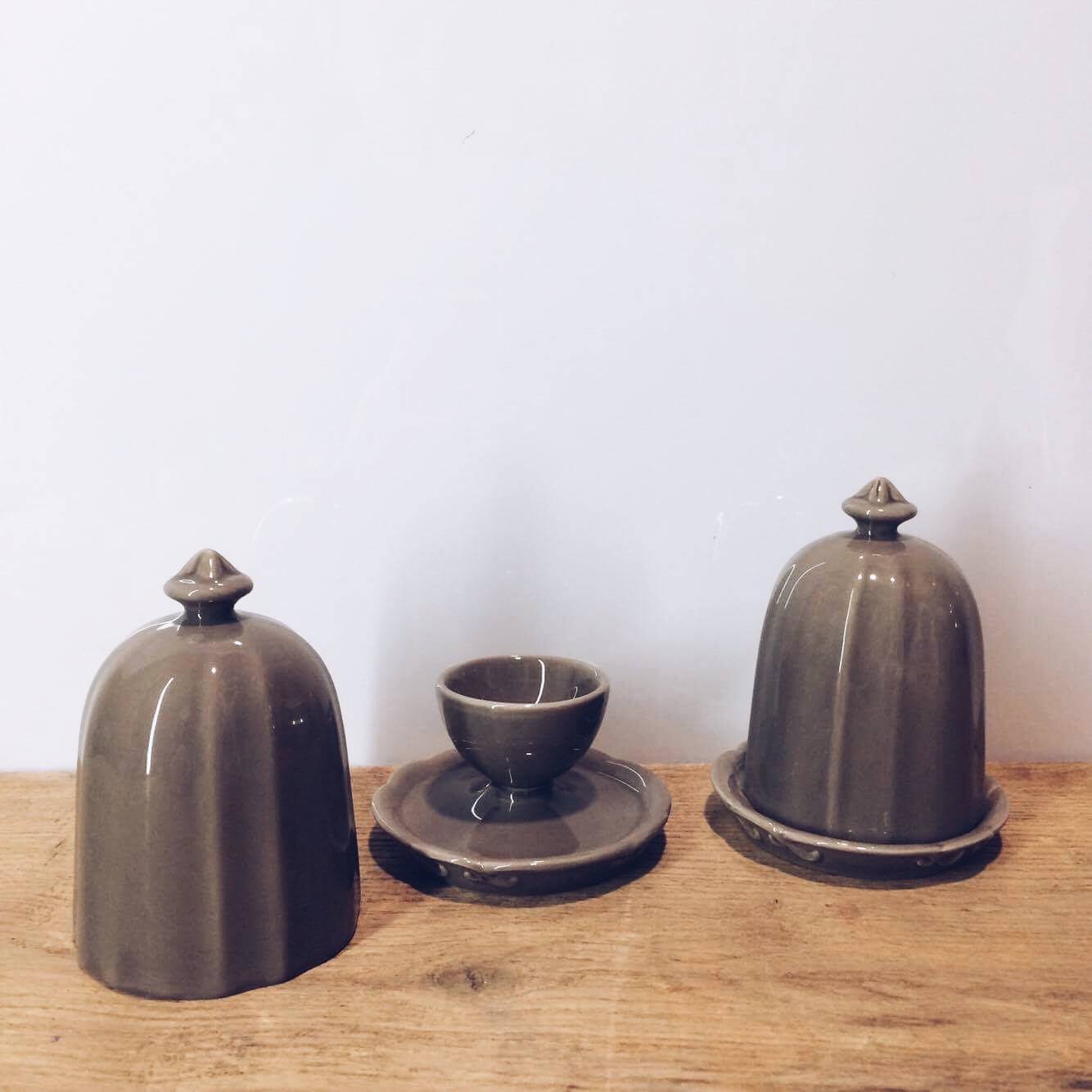 Пашотниця з кришкою сіра кераміка SA-037