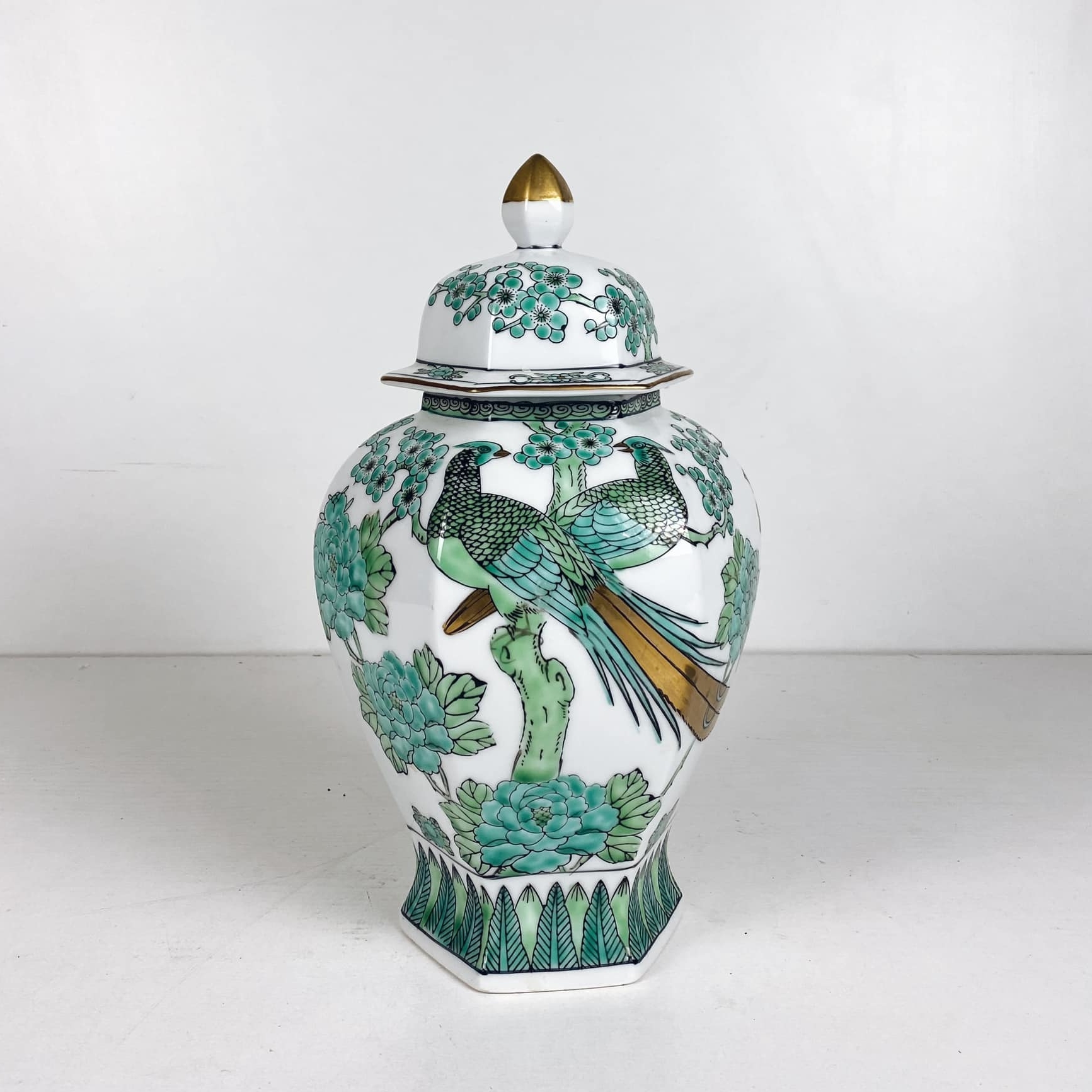 Ваза-імбирна банка китай розпис Півонії-Птахи смарагд порцеляна вінтаж VA-370
