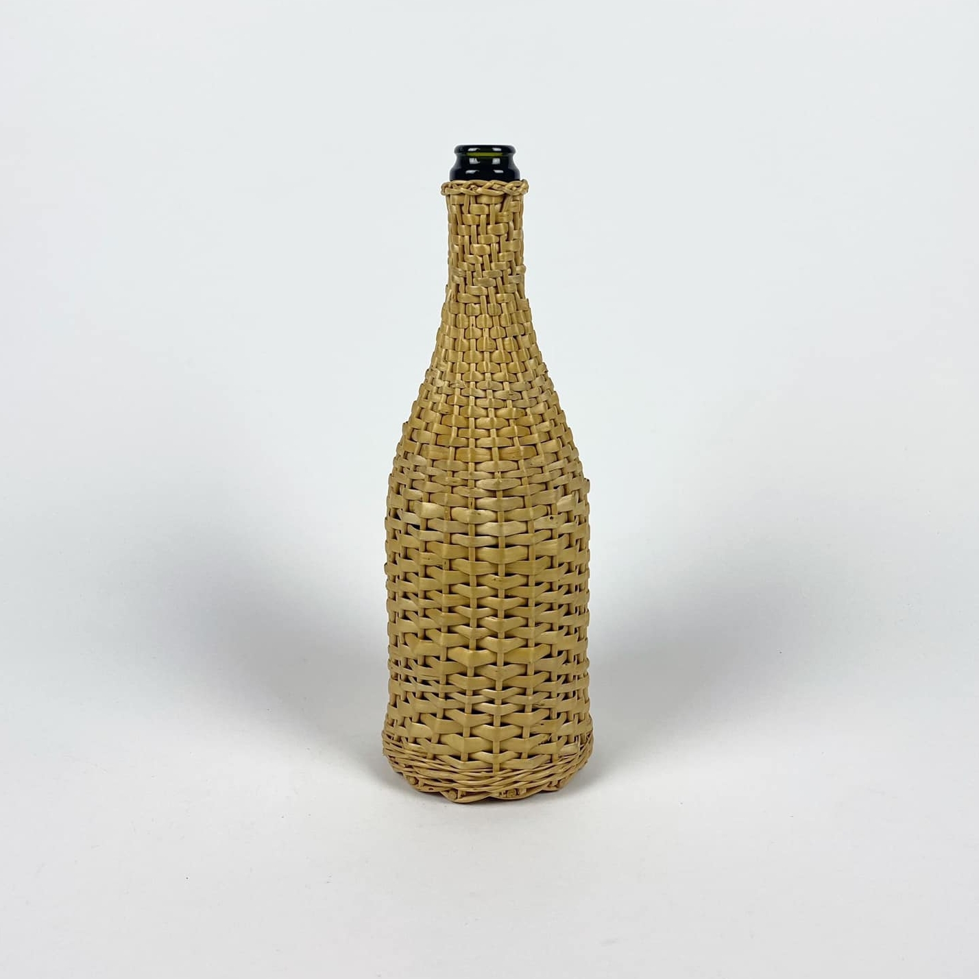 Пляшка в оплітці з лози KF-051
