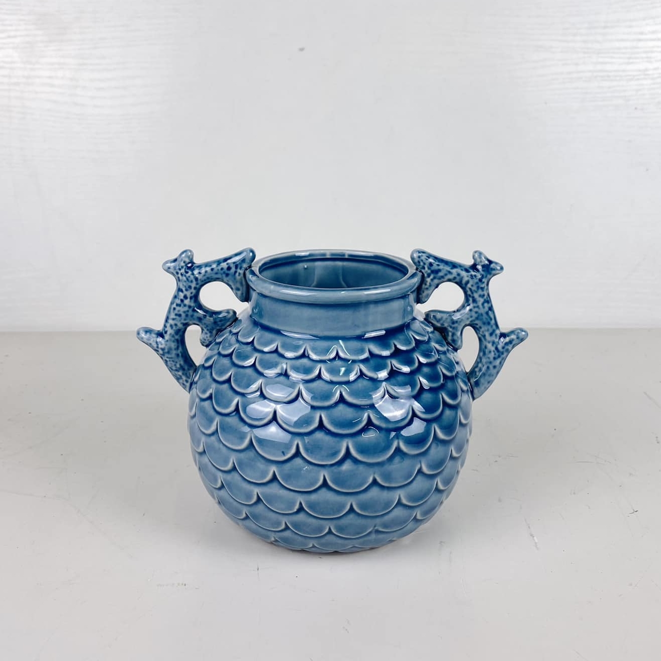 Ваза з ручками-коралами блакитна кераміка VA-410