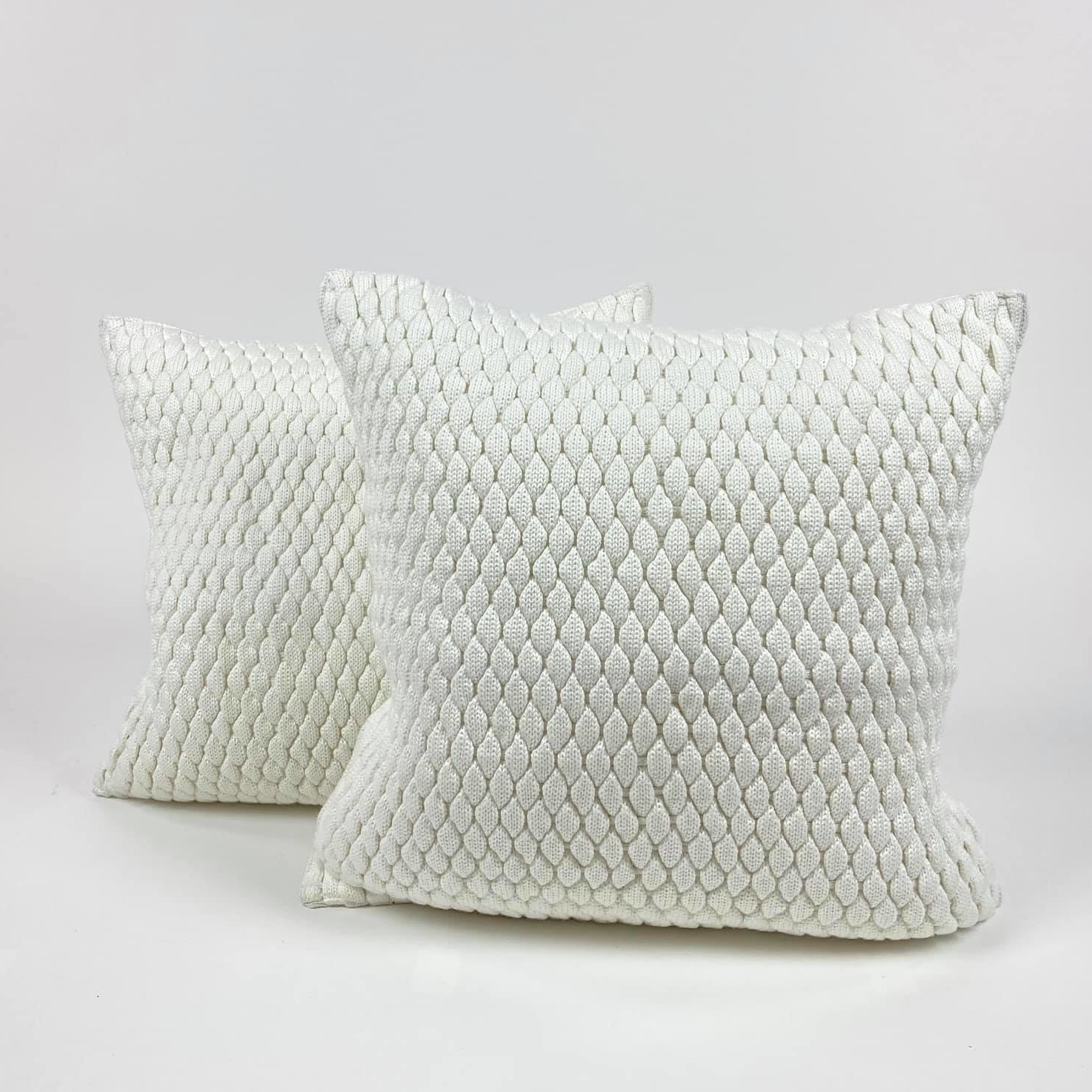 Подушка декоративна біла рельєфний трикотаж PW-387