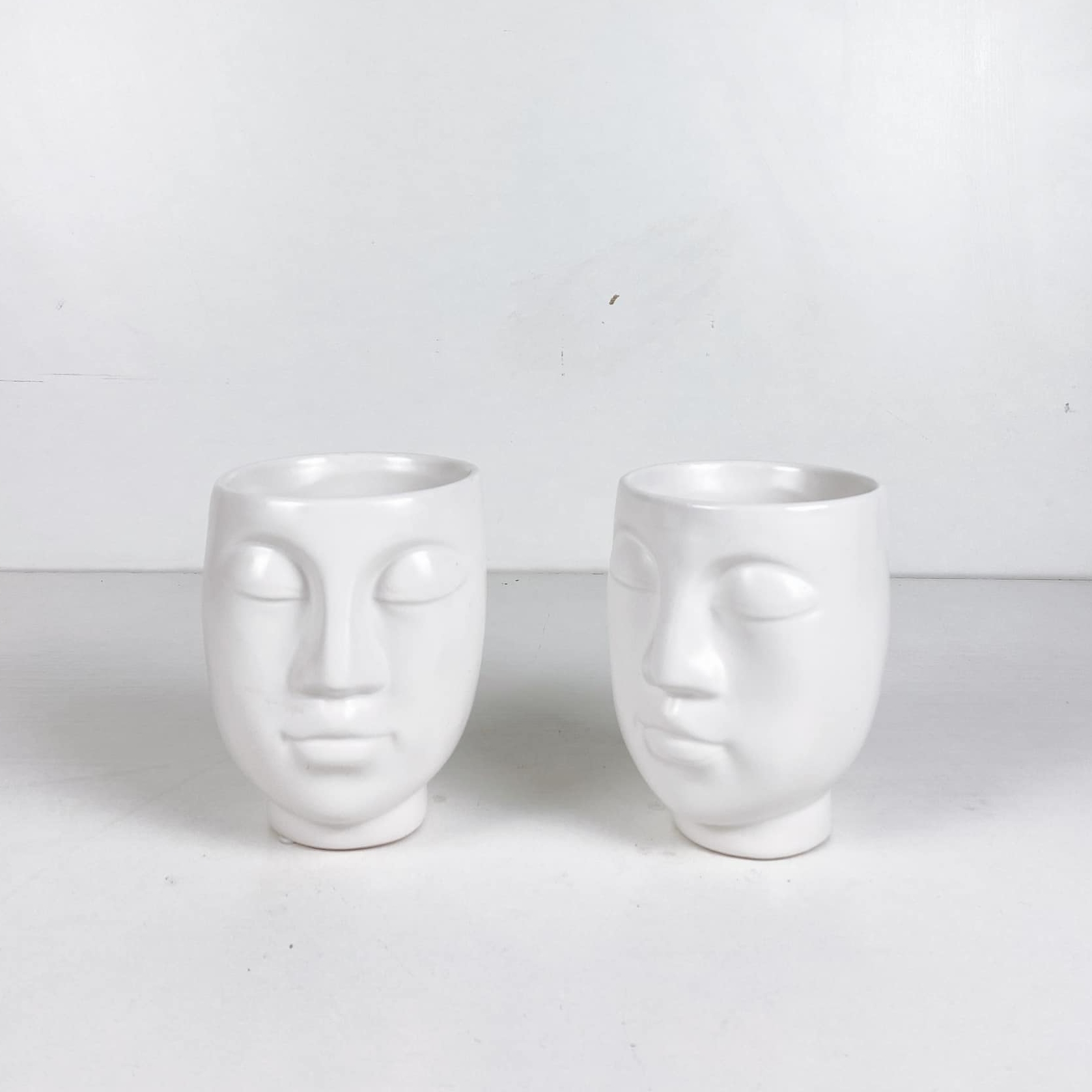 Кашпо Обличчя біле кераміка 1