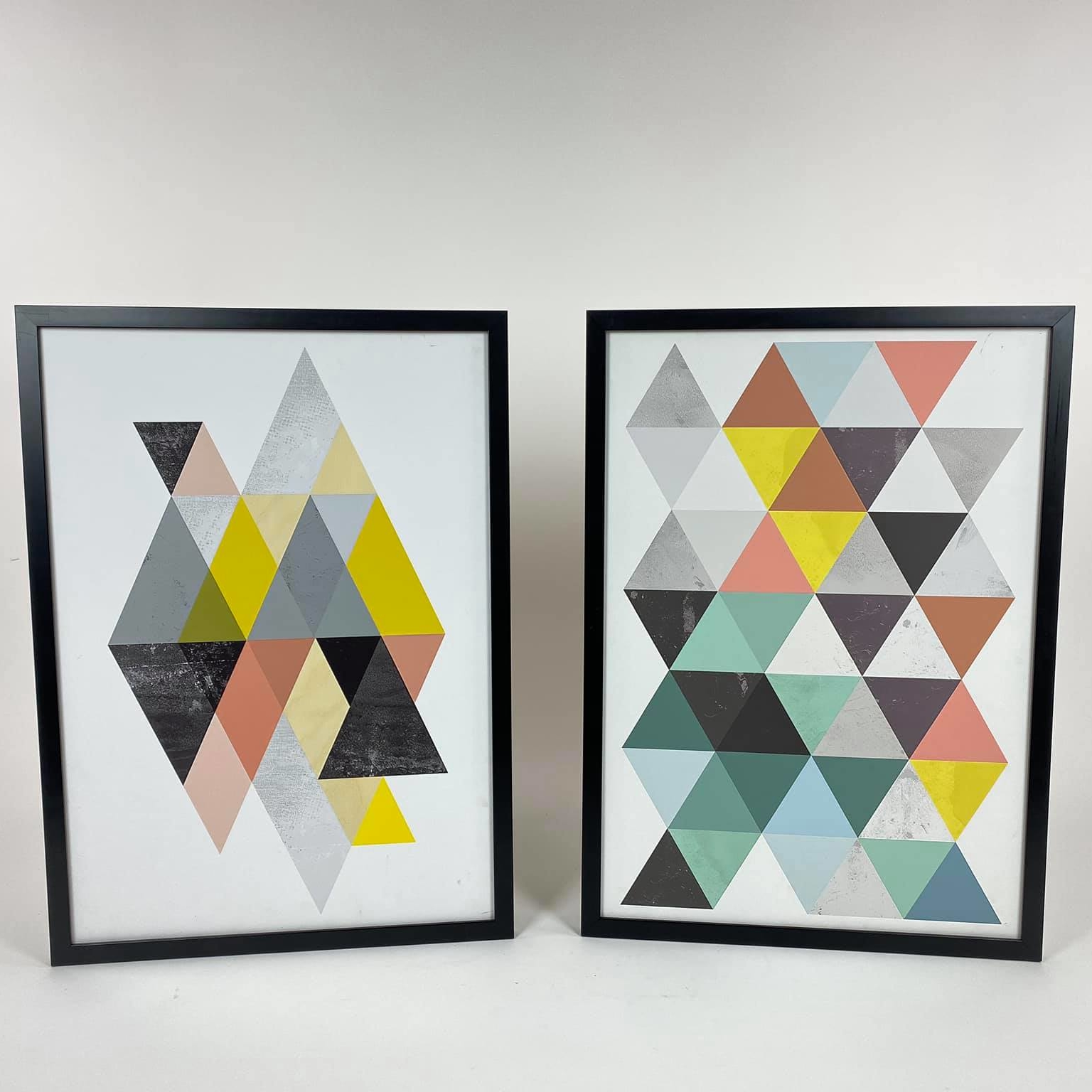 Постер серія Абстракція трикутники 2-3 у чорній рамкі AR-821