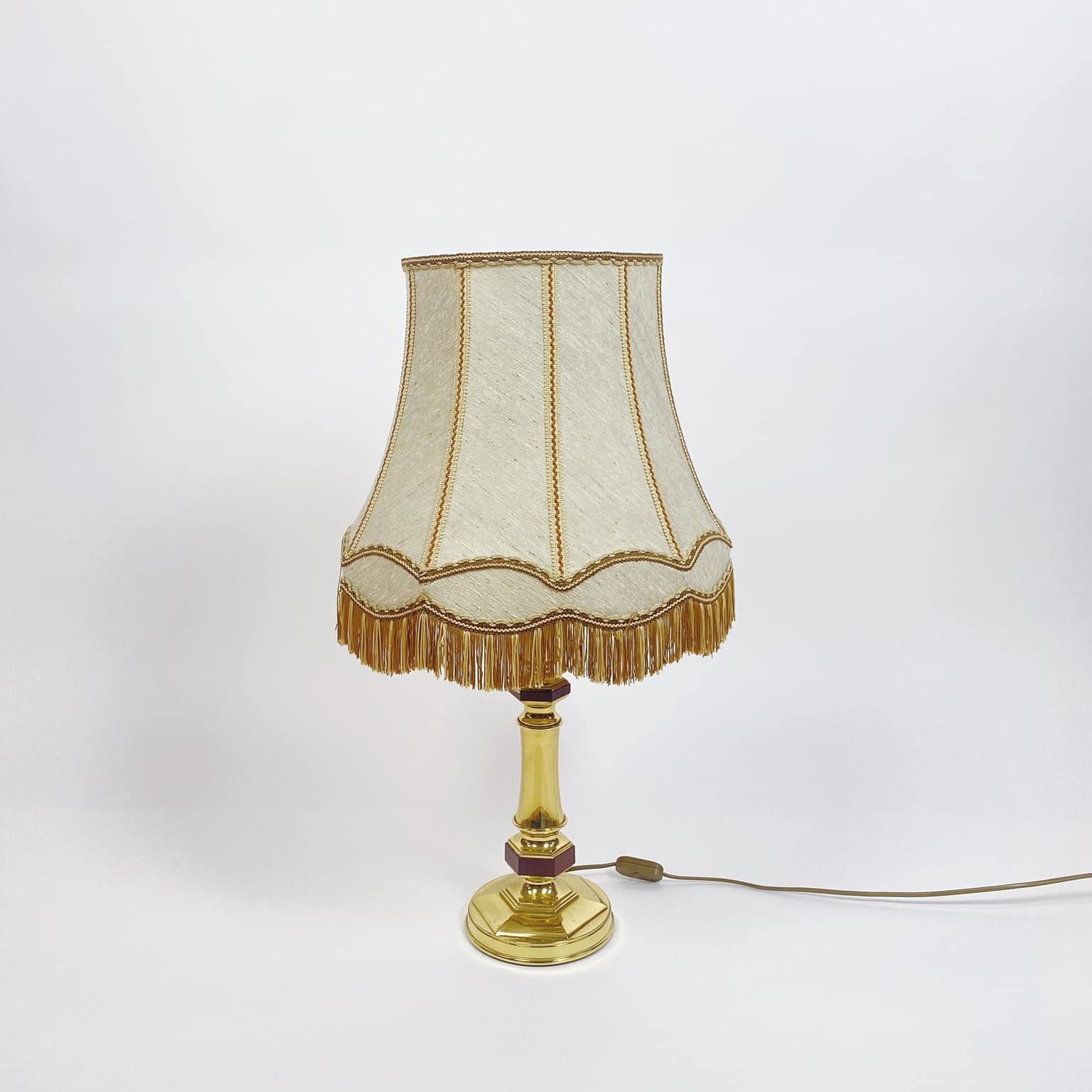 Лампа настільна база латунь абажур беж з китицями вінтаж LT-249
