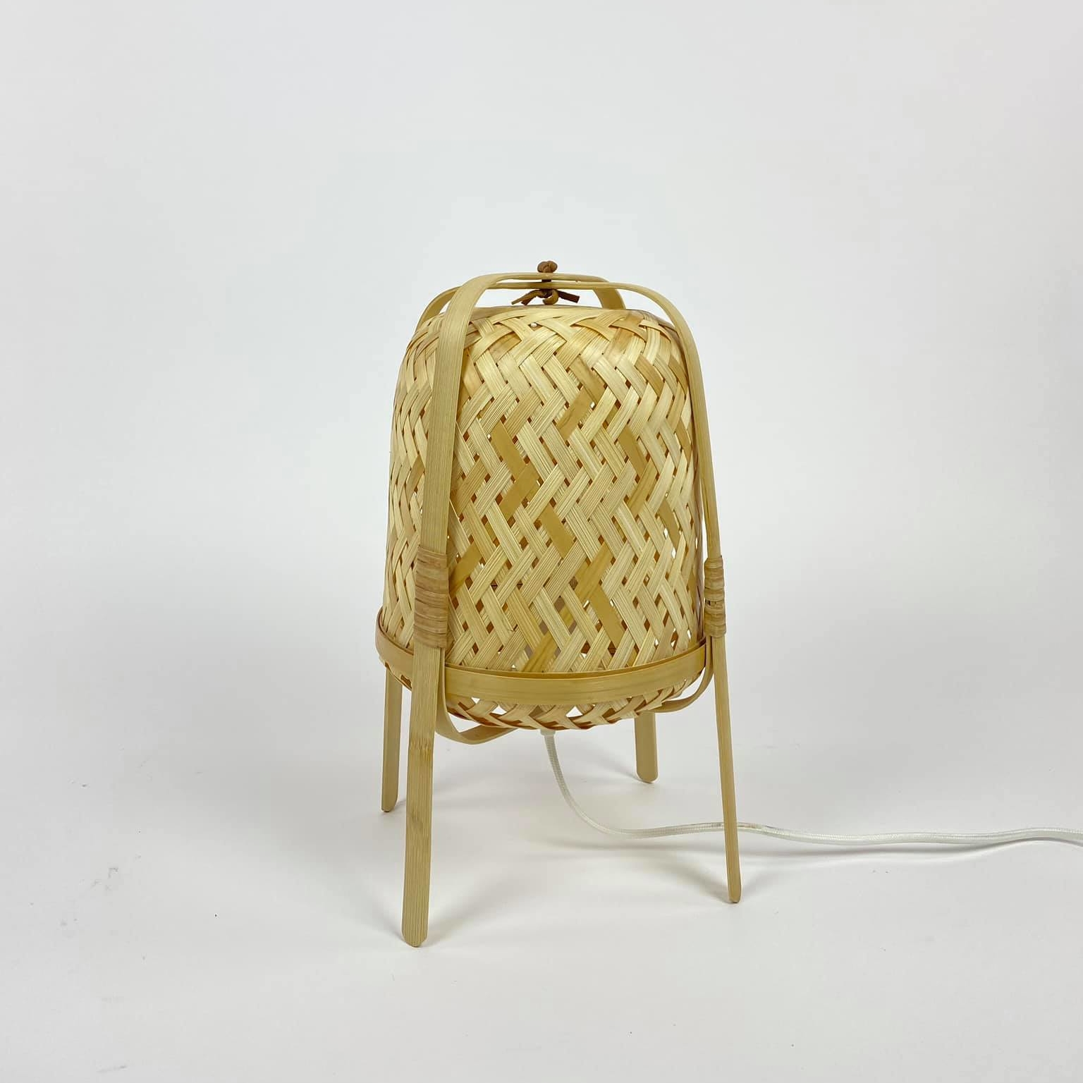 Лампа настільна на ніжках бамбук LT-240