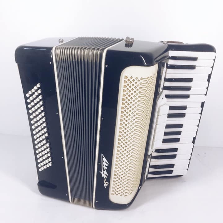 Акордеон чорний вінтаж