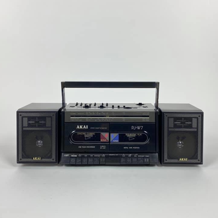 Магнітофон 2-касетний Akai чорний AU-058