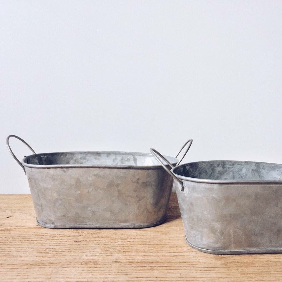 Ємність декоративна маленька з 2 ручками метал