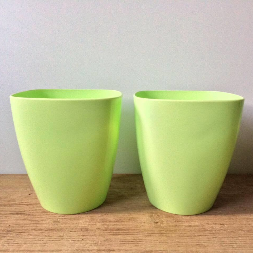 Кашпо яскраво-салатове пластик 2